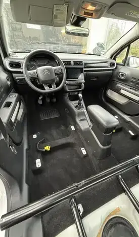 nettoyage intérieur voiture à Le Luart - image 3