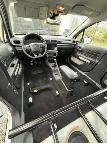 nettoyage intérieur voiture Le Mans-1