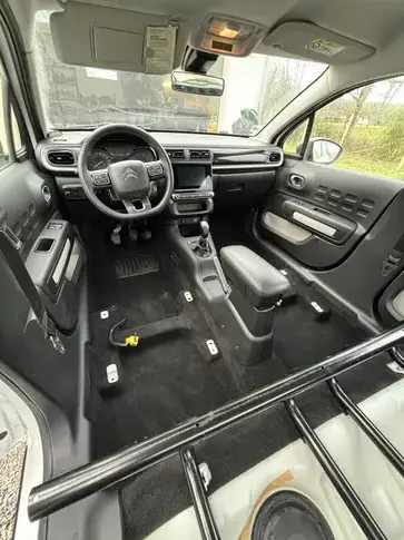 nettoyage intérieur voiture à Thorigné-sur-Dué - image 2